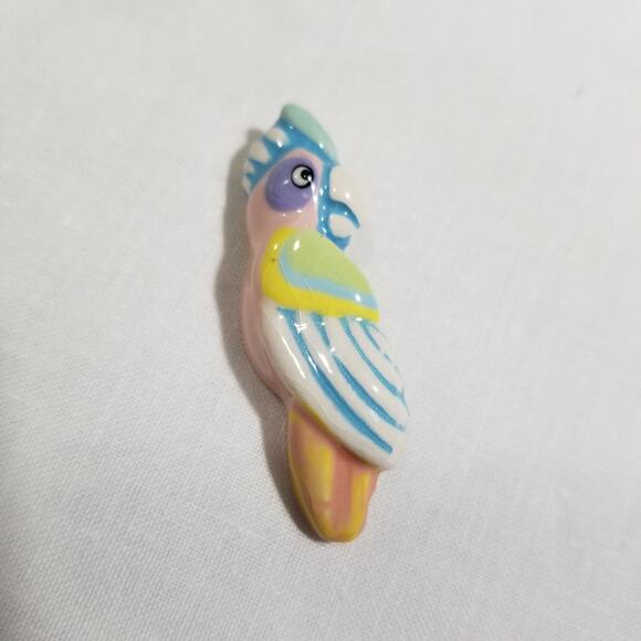 Two Parrot Pins - Picture 1 of 8